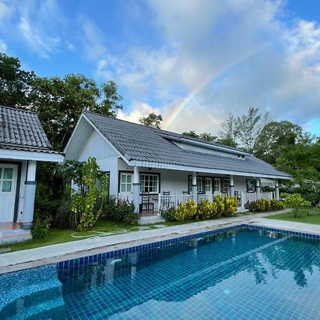 Suksompong Resort Khao Lak Exterior foto