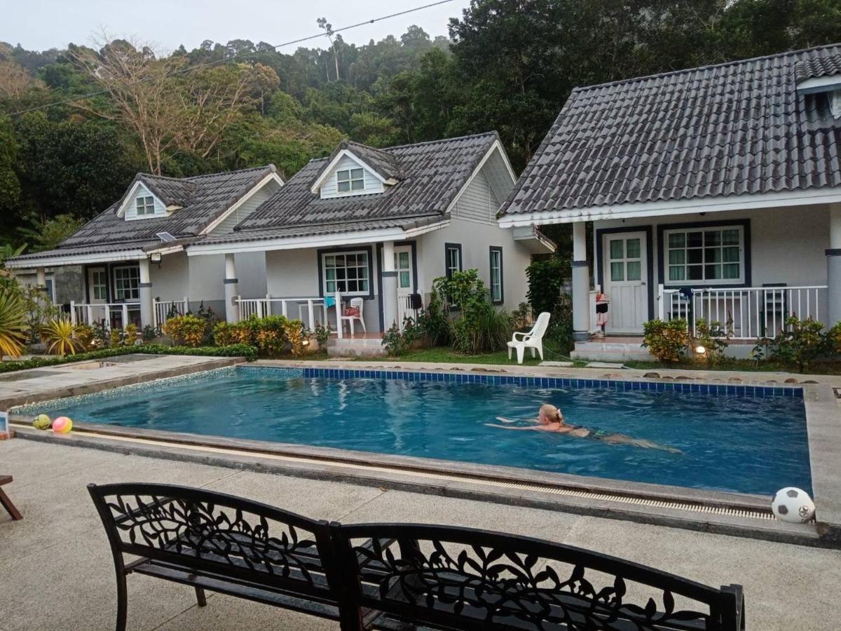 Suksompong Resort Khao Lak Exterior foto