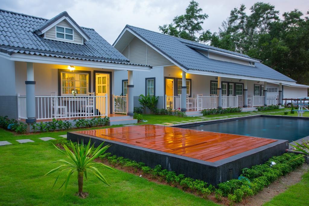 Suksompong Resort Khao Lak Exterior foto
