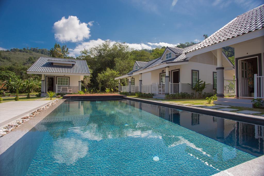 Suksompong Resort Khao Lak Exterior foto